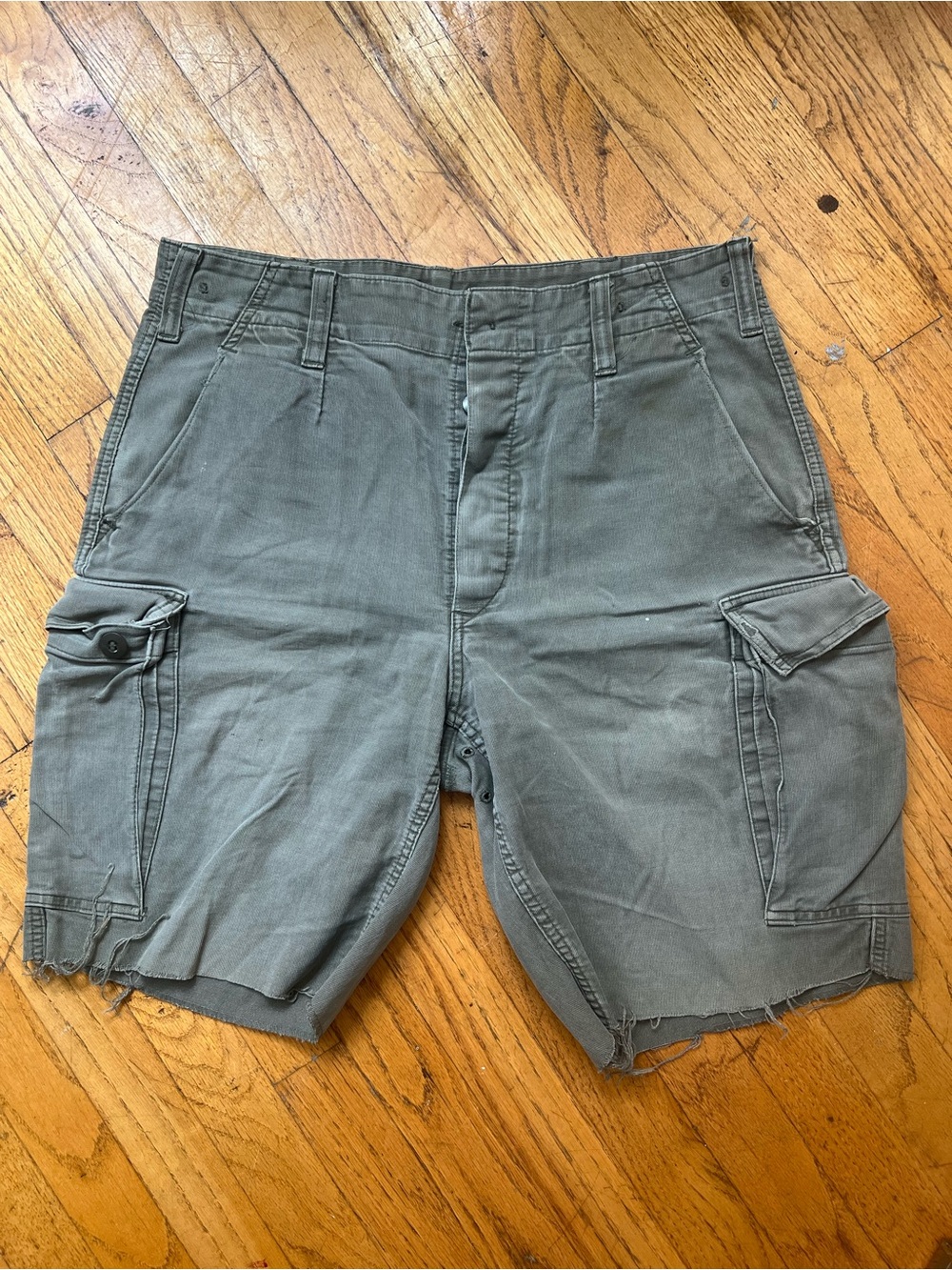 Vintage army cargo shorts